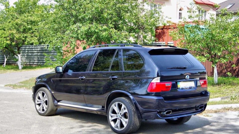 BMW X5 4.4 Individual 3