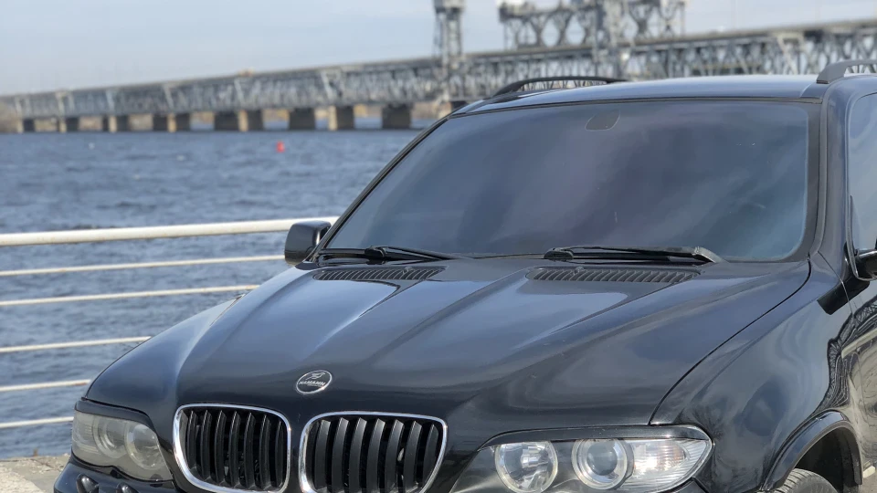 BMW X5 4.6is 2