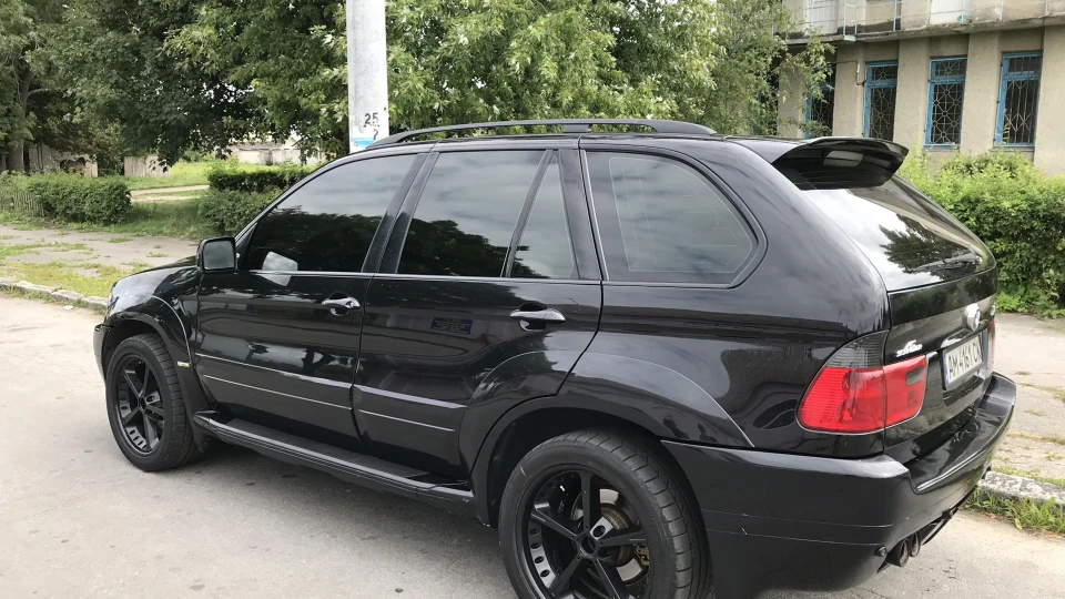 BMW X5 4.6is 2