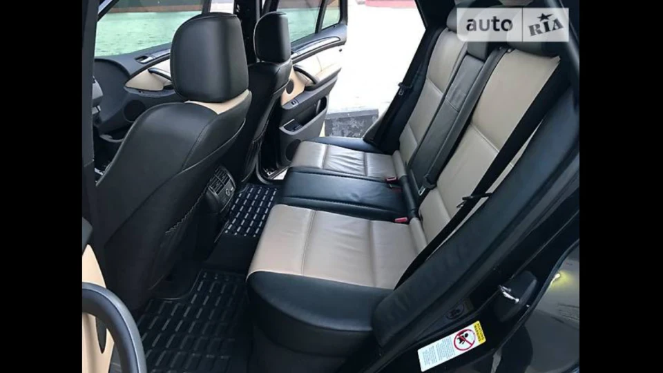 BMW X5 4.8 is 4