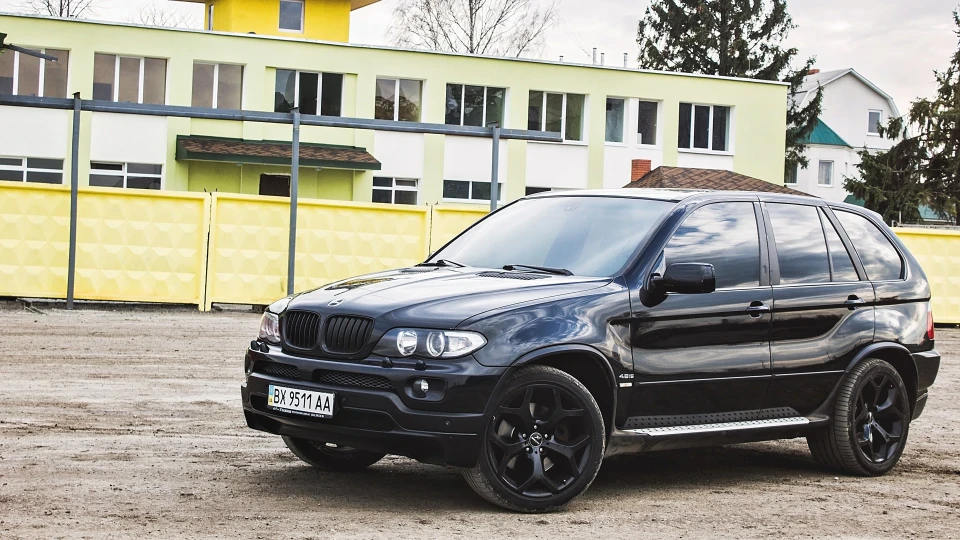 BMW X5 4.8 літра 2