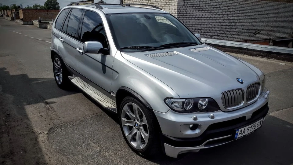 BMW X5 4.8is HOT SUV
