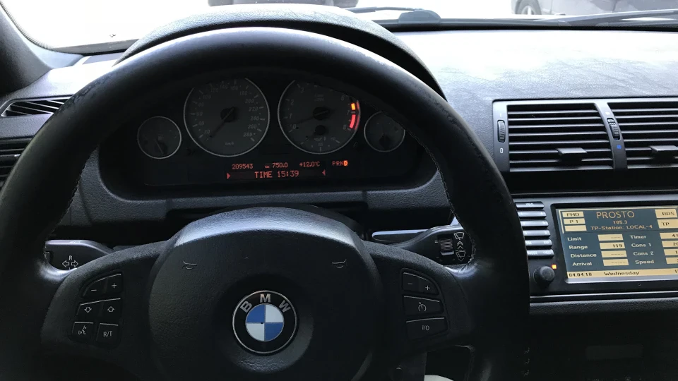 BMW X5 4.8is V8 2