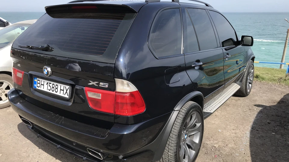 BMW X5 4.8is V8 3