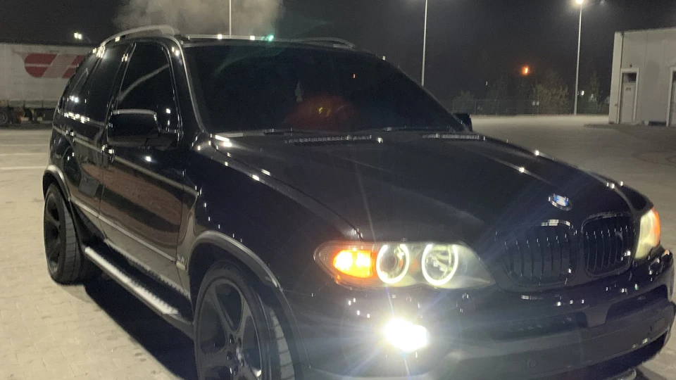 BMW X5 4.8is 2