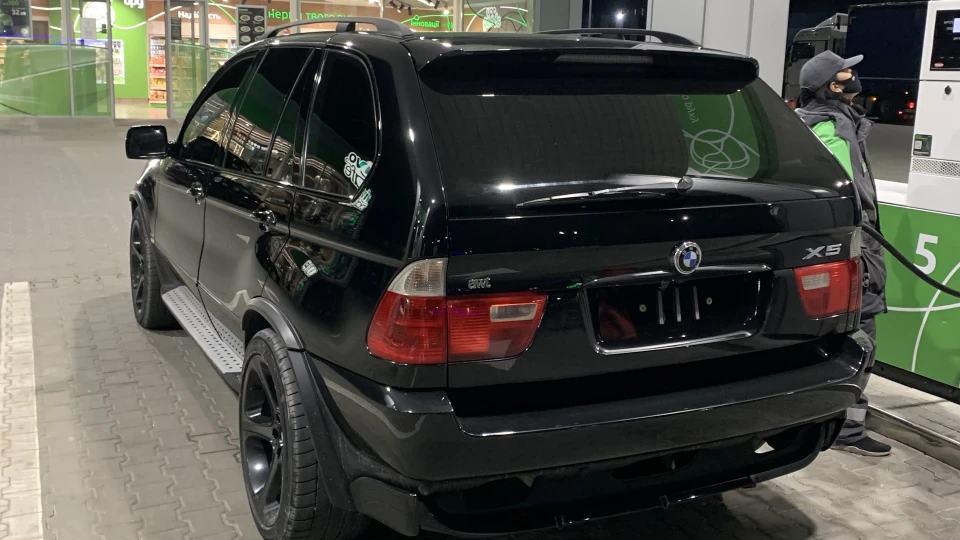 BMW X5 4.8is 4