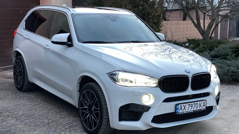 BMW X5 50i Білий Звір