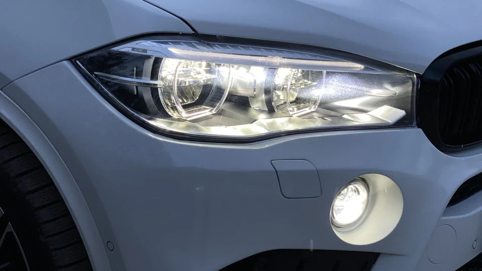 BMW X5 50i Білий Звір 2
