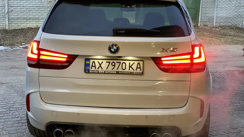BMW X5 50i Білий Звір 3