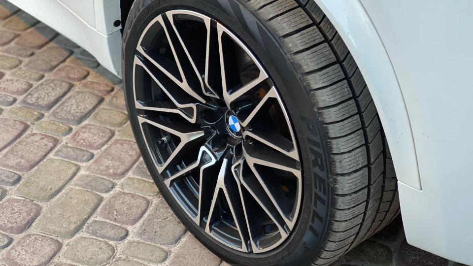 BMW X5 50i Білий Звір 4