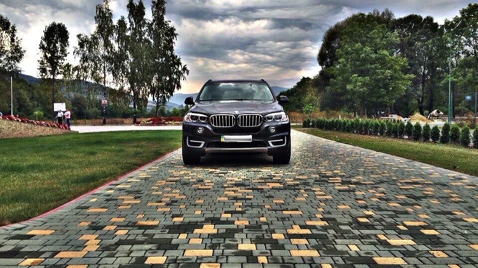 BMW X5 Баварський малюк 4