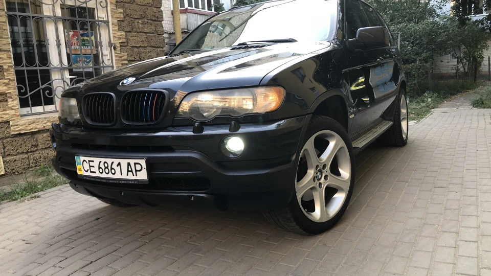BMW X5 Black bum 2
