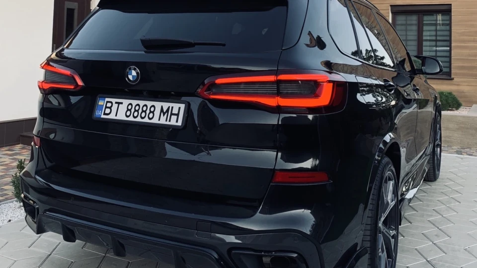BMW X5 Black ParadigM 2