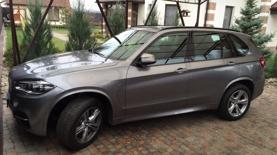 BMW X5 M50D 2