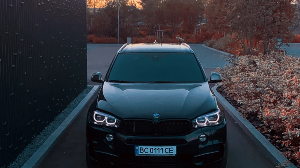 BMW X5 M50D 5