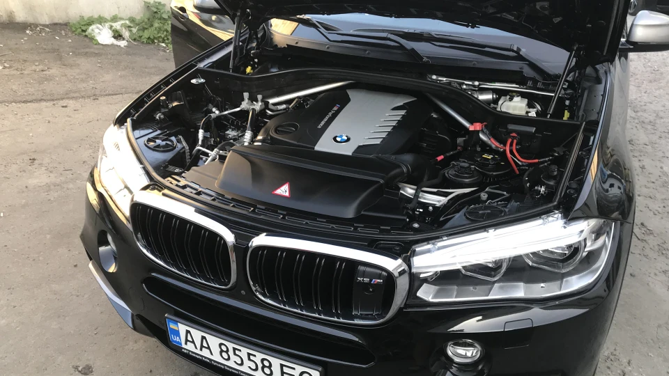 BMW X5 М50д 4