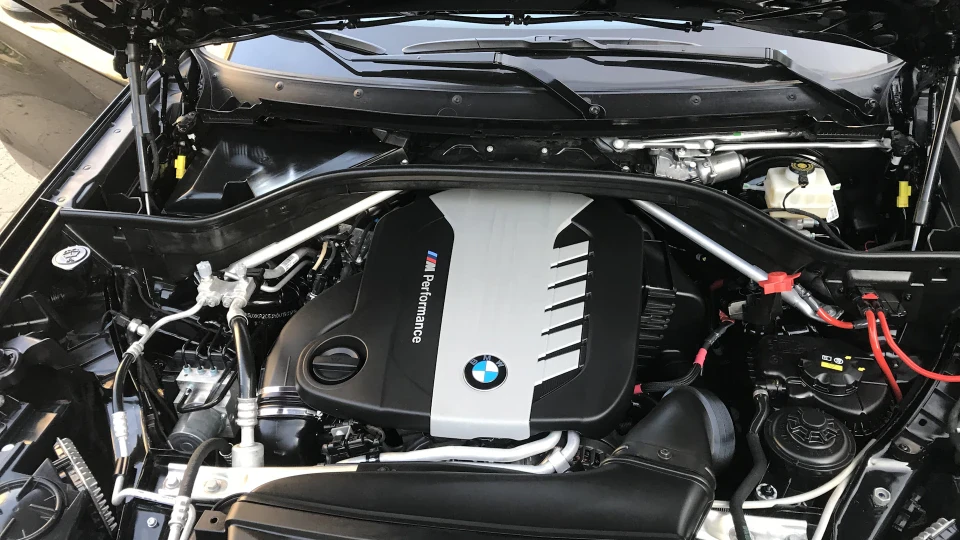 BMW X5 М50д 5