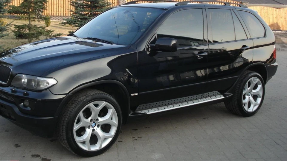 BMW X5 Пожирач асфальту