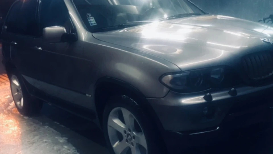 BMW X5 Silbergrau metallic 5