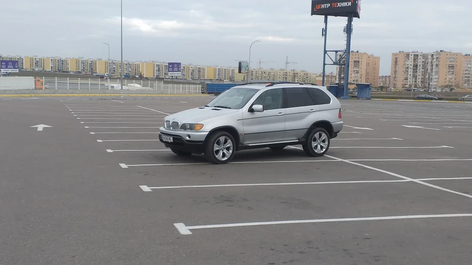 BMW X5 Трактор.