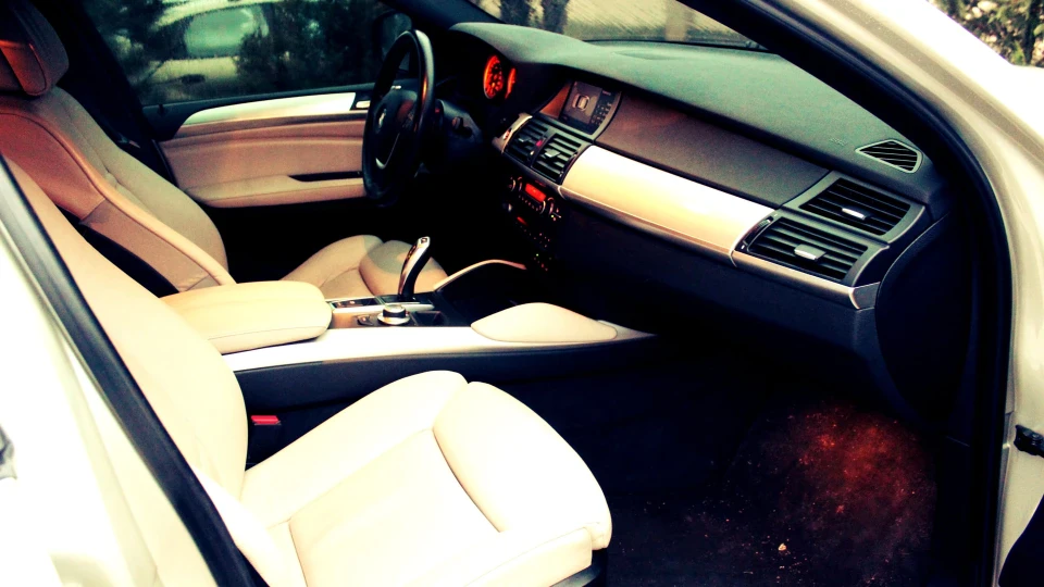 BMW X6 4
