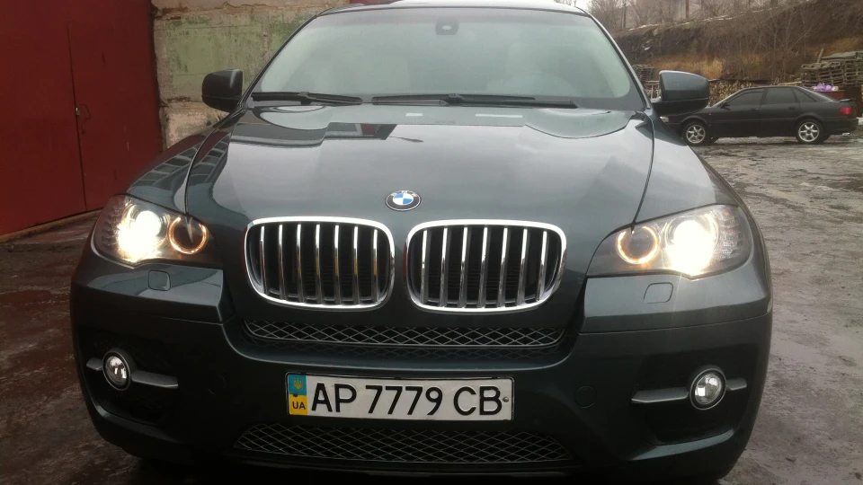 BMW X6 35ix-drive Tasman green