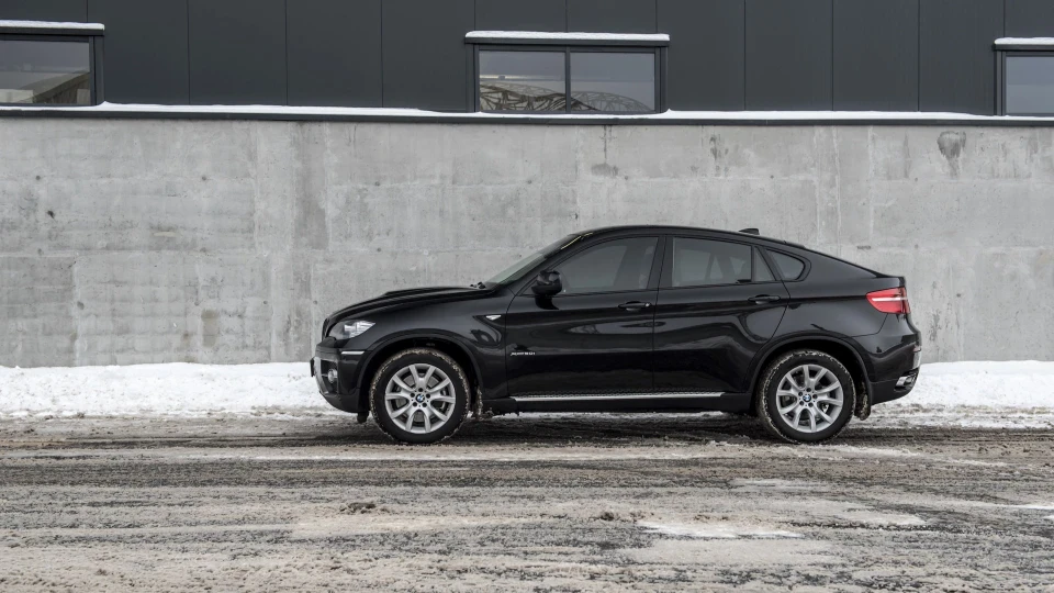 BMW X6 Black StaR 5