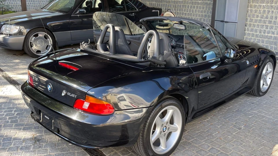 BMW Z3 2.2i from Japan 4