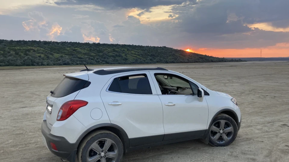 Buick Encore Біленька 2