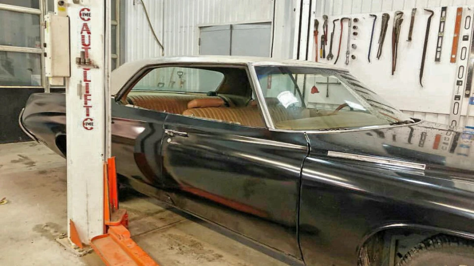 Buick LeSabre Custom 3