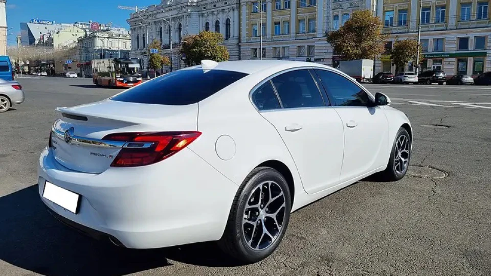 Buick Regal 3