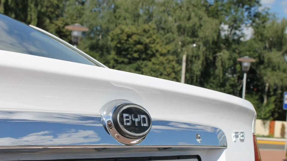 BYD F3 Swallow 2