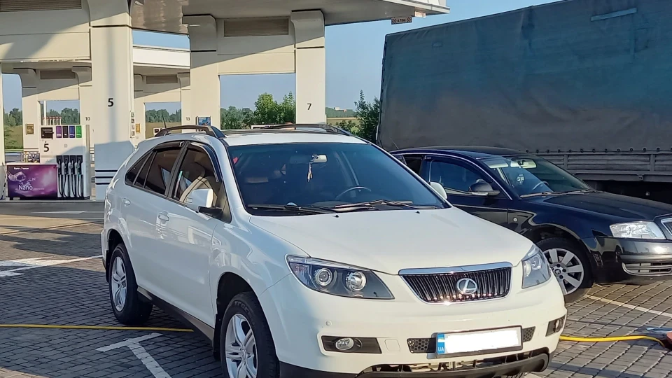 BYD S6