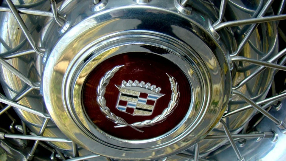 Cadillac Brougham d'Elegance 4