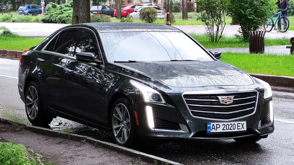 Cadillac CTS 2.0 турбо пляшка