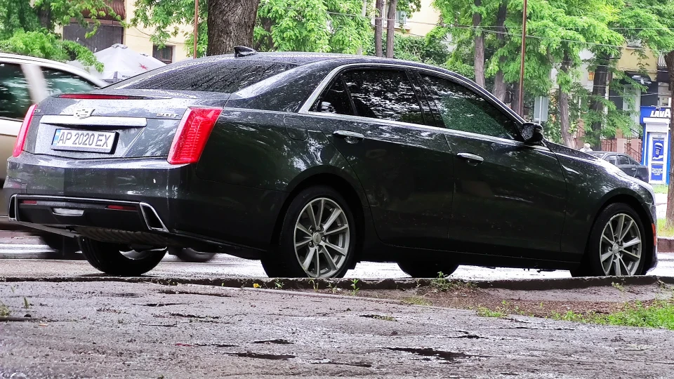 Cadillac CTS 2.0 турбо пляшка 2