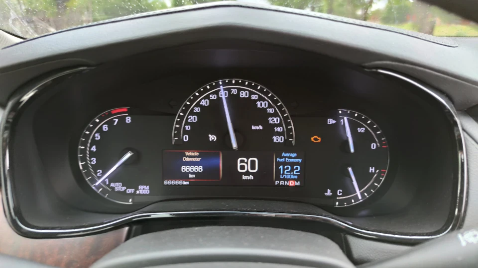 Cadillac CTS 2.0 турбо пляшка 3