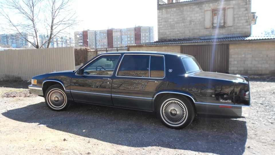 Cadillac De Ville 3