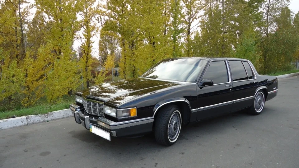 Cadillac De Ville 4