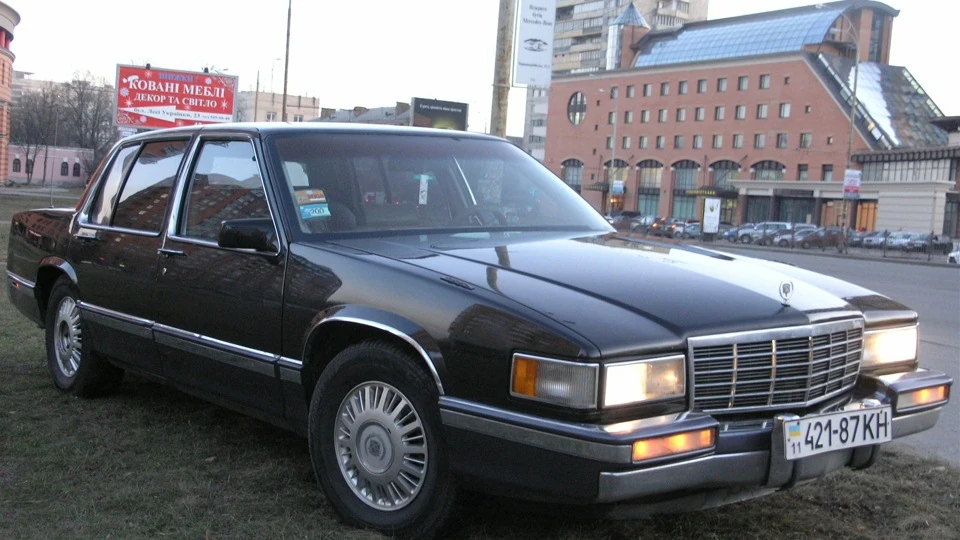 Cadillac De Ville 3