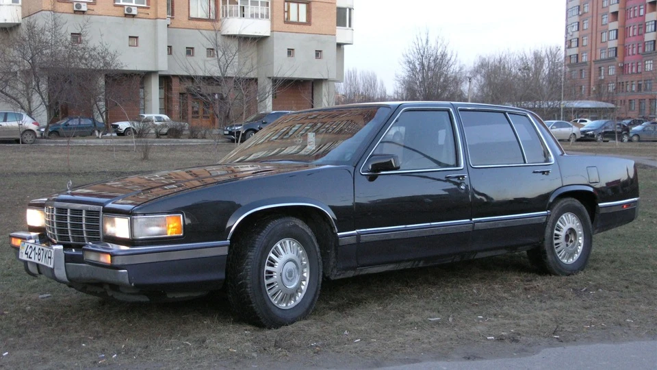 Cadillac De Ville 4