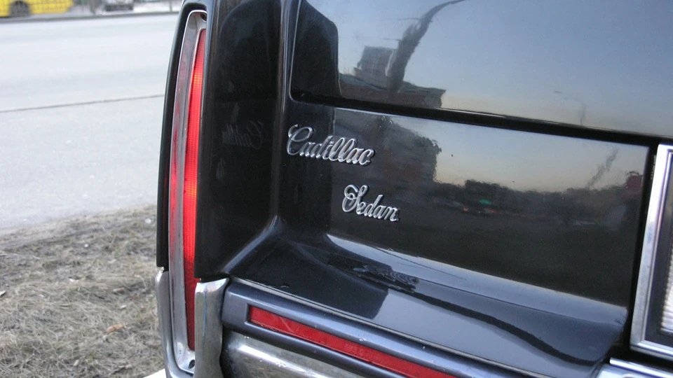 Cadillac De Ville 5