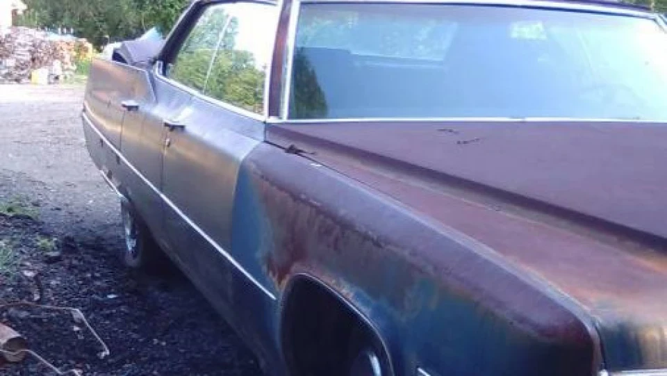 Cadillac De Ville