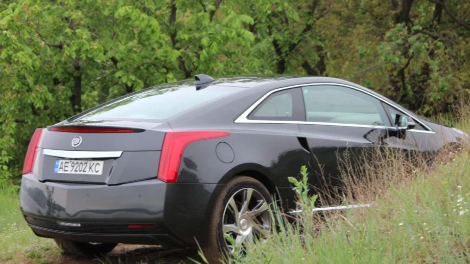 Cadillac ELR 2