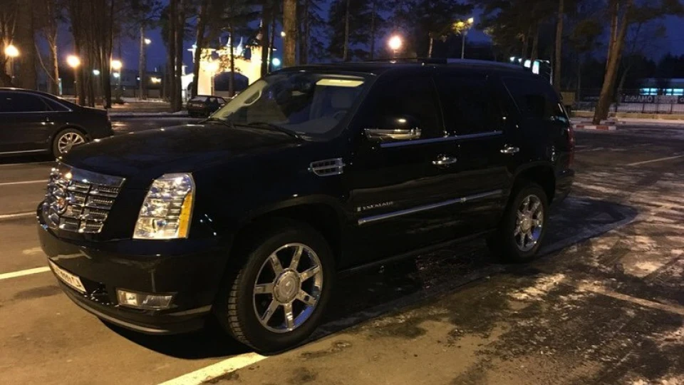 Cadillac Escalade 2