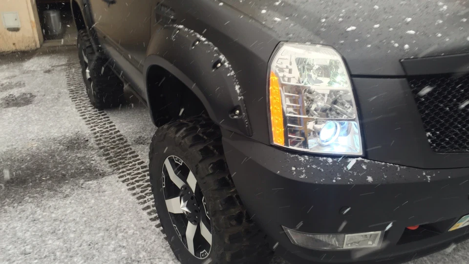 Cadillac Escalade 2