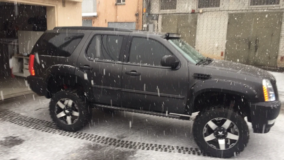 Cadillac Escalade 3