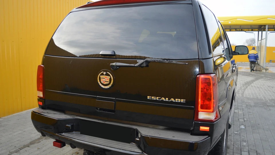 Cadillac Escalade 2