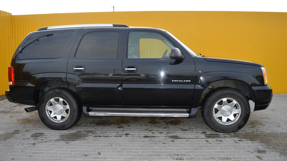 Cadillac Escalade 3