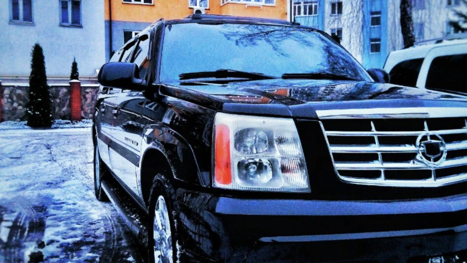 Cadillac Escalade Black Pearl